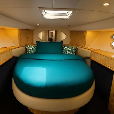 Shannon River Escape In The Center Of Båthotell *