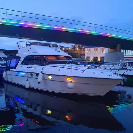 Shannon River Escape In The Center Of * Athlone