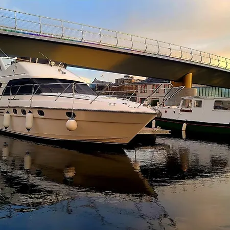 Shannon River Escape In The Center Of Hotel en barco Athlone
