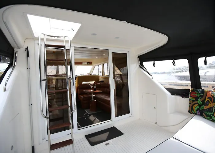 Shannon River Escape In The Center Of Botel