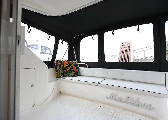 Shannon River Escape In The Center Of