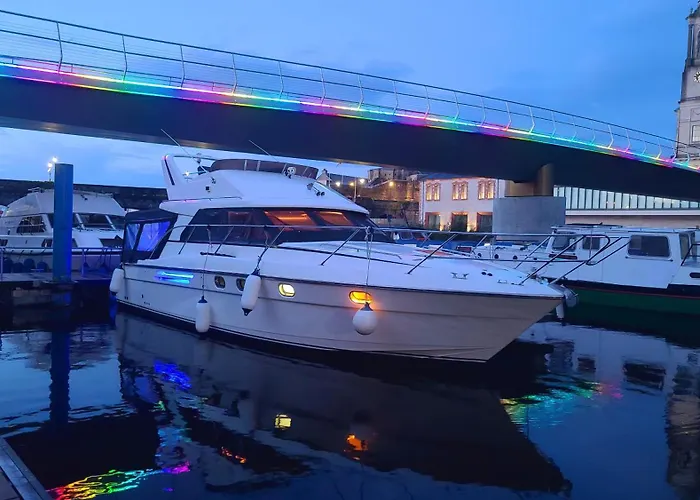 Shannon River Escape In The Center Of * Athlone