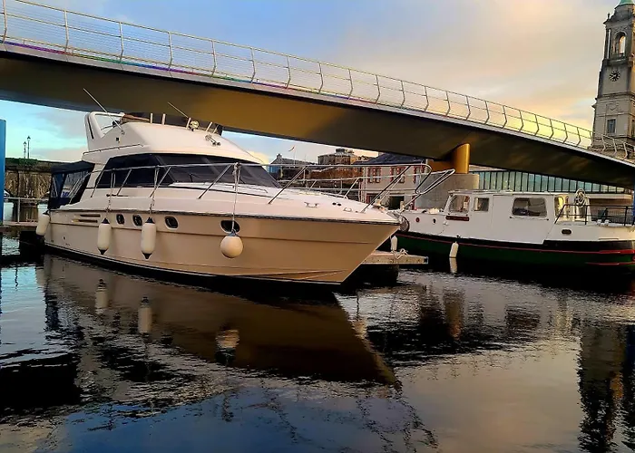 Shannon River Escape In The Center Of Botel Athlone